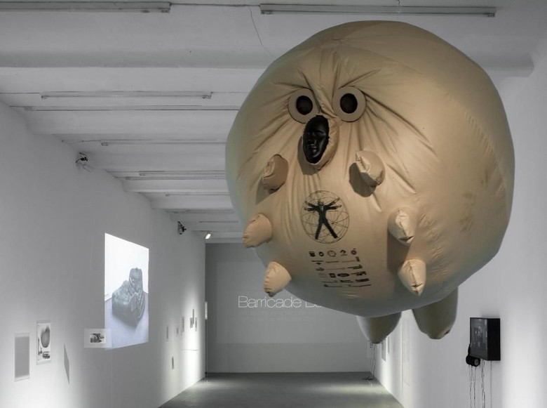 8 Patung Tiup Raksasa dan Puluhan Karya Seni Mengapung di Singapura Foto: Luca Girardini/ ArtScience Museum 8 Patung Tiup Raksasa dan Puluhan Karya Seni Mengapung di Singapura Foto: Luca Girardini/ ArtScience Museum