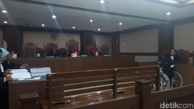 Terima Suap, Eks Anggota DPRD Sumut Helmiati Dituntut 4 Tahun Bui Terima Suap, Eks Anggota DPRD Sumut Helmiati Dituntut 4 Tahun Bui