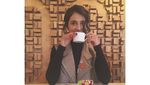 Cantiknya Naomi Scott, Pemeran Putri Jasmine di Aladdin Saat Ngopi