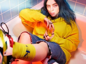 Lagu Gloomy Billie Eilish untuk James Bond No Time To Die Dirilis
