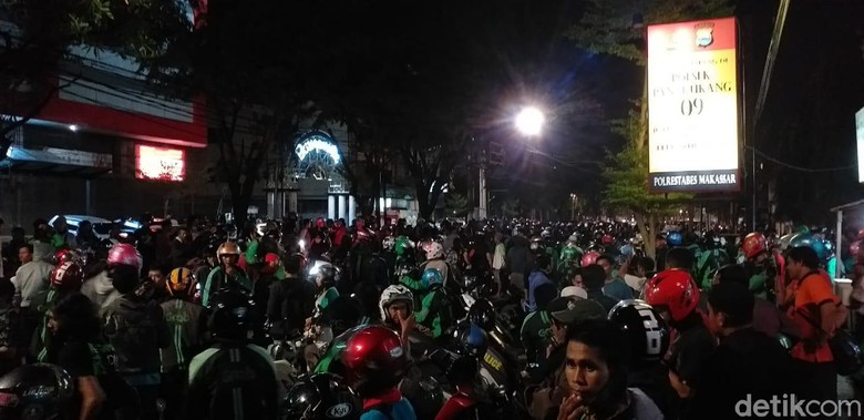 Polisi Cari Penyebar Hoax Bom di Mal Makassar