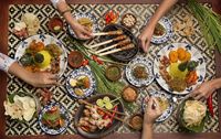 Serunya Berbuka Puasa Bersama dengan Makanan Enak Sambil Bersilaturahmi