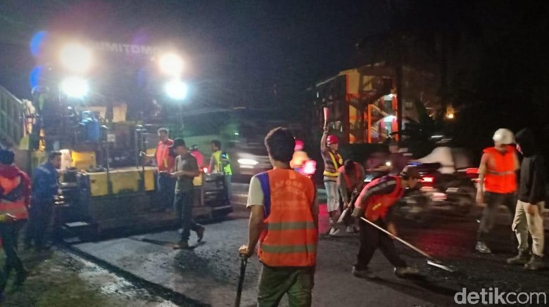 Balai Besar Jalan Nasional Perbaiki Jalan Berlubang di Sidoarjo Balai Besar Jalan Nasional Perbaiki Jalan Berlubang di Sidoarjo