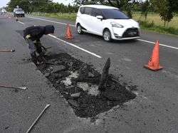 Jelang Mudik, Perbaikan Tol Brebes-Pejagan Terus Dikebut