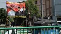 Hingga saat ini KPU masih melakukan proses perhitungan suara Pemilu serentak 2019. Hasil akhir perhitungan suara itu pun akan diumumkan pada tanggal 22 Mei mendatang.