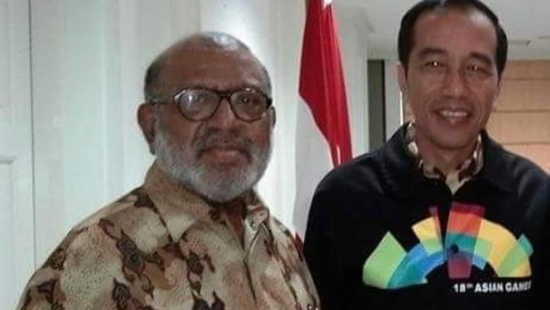 Mengenang Franzalbert Joku, dari OPM ke Pejuang Otsus Papua Mengenang Franzalbert Joku, dari OPM ke Pejuang Otsus Papua
