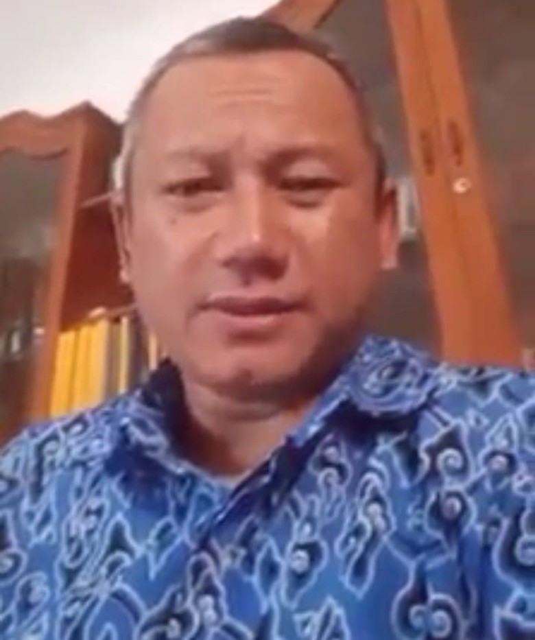 Iwan Pengunggah Video Provokasi Adu Domba TNI-Polri dan Ultah PKI Ditahan Iwan Pengunggah Video Provokasi Adu Domba TNI-Polri dan Ultah PKI Ditahan