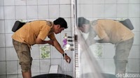 Saat bulan suci Ramadhan memang masih ada yang ziarah tetapi sangat sedikit. Biasanya kehadiran mereka untuk Safari Ramadhan