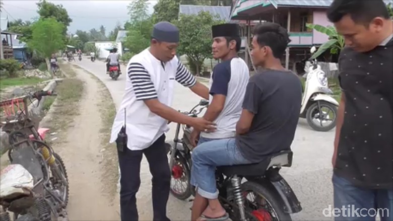 Polisi Bubarkan Balap Liar Jelang Buka Puasa di Polman Sulbar Polisi Bubarkan Balap Liar Jelang Buka Puasa di Polman Sulbar