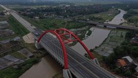 Penampakan jembatan kali kuto di ruas tol Batang-Semarang. (Puspa Perwitasari/Antara Foto)