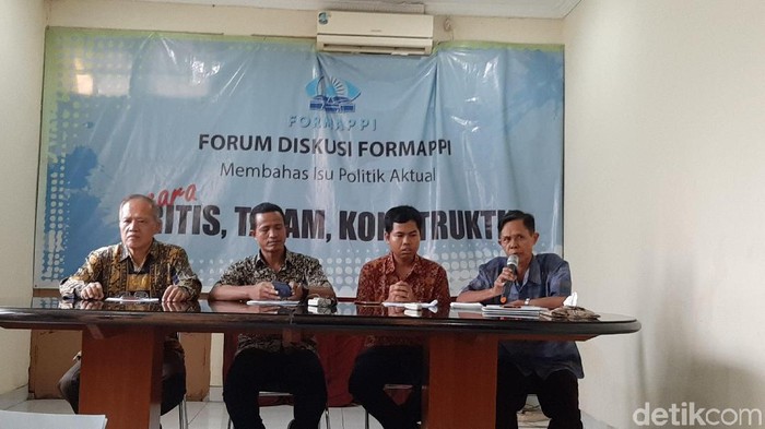 Formappi Tercengang dengan Kinerja DPR di Masa Sidang III dan IV