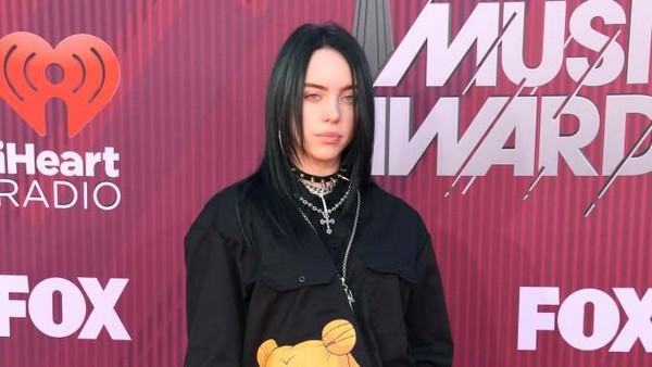 Gaya Penyanyi Remaja yang Selalu Pakai Baju Kedodoran, Alasannya Menohok