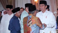 Sejumlah tokoh juga menyambut kedatangan Jokowi, salah satunya Ketum PBNU KH Said Aqil Siroj.
