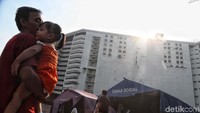 Saat ini korban kebakaran sangat membutuhkan pakaian ganti,  baju sekolah, serta perlengkapan untuk bayi.