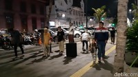 Menyoal kekurangan kawasan tua tak hanya ada di sampah yang berserakan. Selain kesadaran yang kurang dari traveler, tempat sampah yang ada di pusat keramaian ini juga masih kurang banyak (Masaul/detikcom)