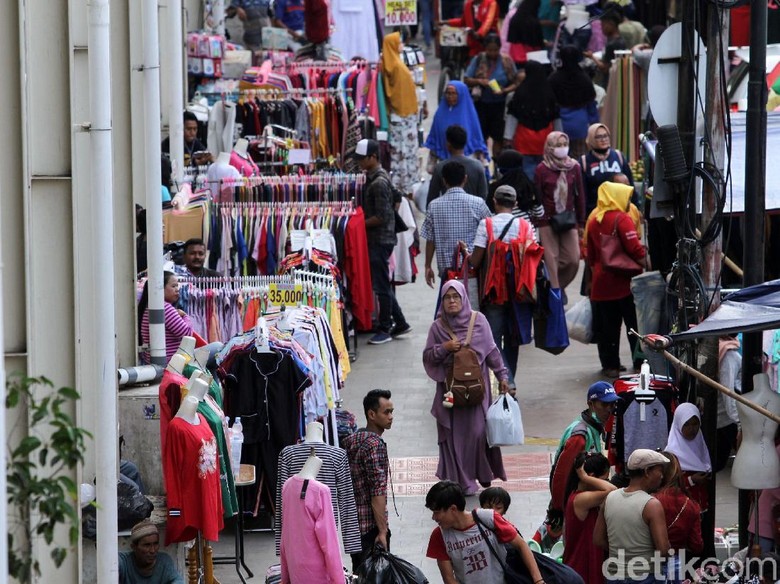 Nilai Trotoar Tak Eksklusif untuk Pejalan Kaki, Anies: Jangan Diskriminatif Nilai Trotoar Tak Eksklusif untuk Pejalan Kaki, Anies: Jangan Diskriminatif