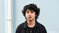 Bastian kini dikabarkan dekat dengan Shafa Harris. Pool/Noel/detikFoto.