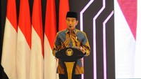 Menurut Jokowi, Indonesia dengan penduduk yang besar dan mayoritas memeluk agama Islam sebenarnya memiliki peluang yang besar untuk menjadi ekonomi syariah yang kuat. Bahkan dia yakin Indonesia bisa menjadi ekonomi syariah terkuat keempat atau kelima di dunia pada 2045. 