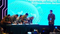 Masterplan Ekonomi Syariah Indonesia merupakan peta jalan pengembangan ekonomi syariah di Indonesia guna mendorong peningkatan pertumbuhan ekonomi nasional. 