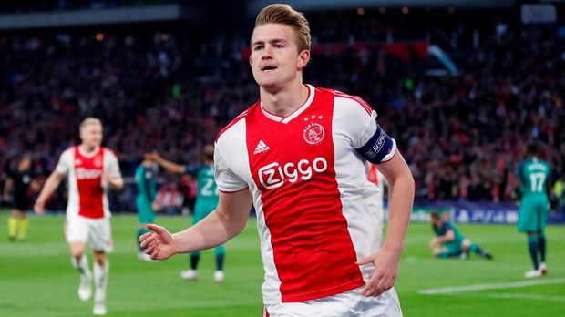 Matthijs de Ligt meraih banyak sukses bersama Ajax Amsterdam musim ini.