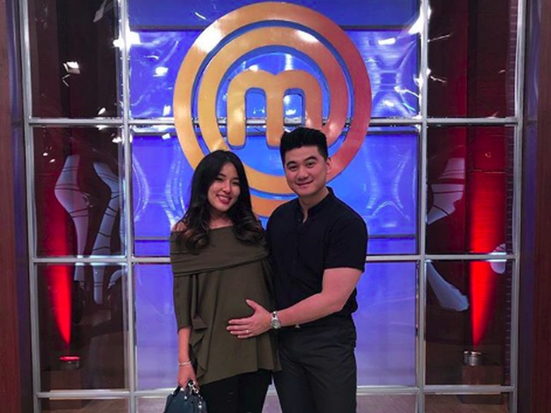 Foto: Chef Arnold dan istri (Instagram) Foto: Chef Arnold dan istri (Instagram)