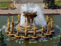 10 Air Mancur Keren di Seluruh Dunia