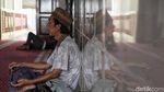 Intip Aktivitas Warga Masjid Luar Batang Jelang Buka Puasa