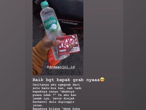 Di Bulan Penuh Berkah, 5 Ojol Ini Bagikan Makanan ke Penumpang