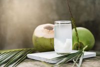 Berbuka Puasa dengan Air Kelapa, Ternyata Ada 12 Manfaat Bagi Kesehatan