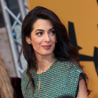Amal Clooney juga menyoroti anak-anak yang jadi korban kejahatan perang di Israel dan Gaza. Menurutnya tak ada satu pun nyawa anak yang lebih berharga dari nyawa anak lainnya. Foto: Elisabetta Villa/Getty Images