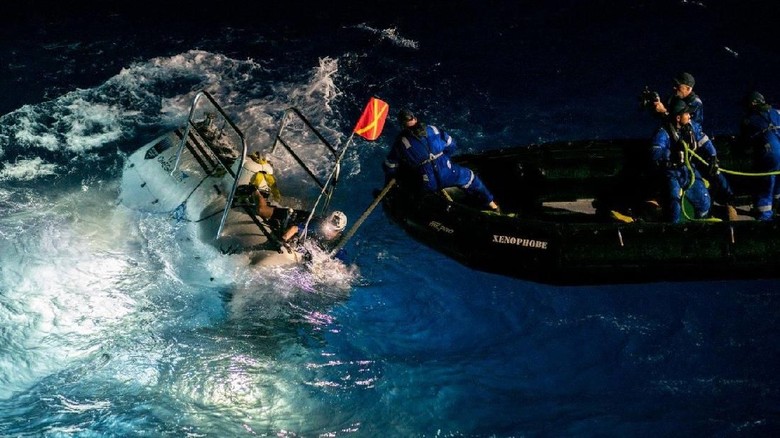 Palung Mariana: Menyelam hampir 11 kilometer di bawah laut, kantong plastik ditemukan Palung Mariana: Menyelam hampir 11 kilometer di bawah laut, kantong plastik ditemukan