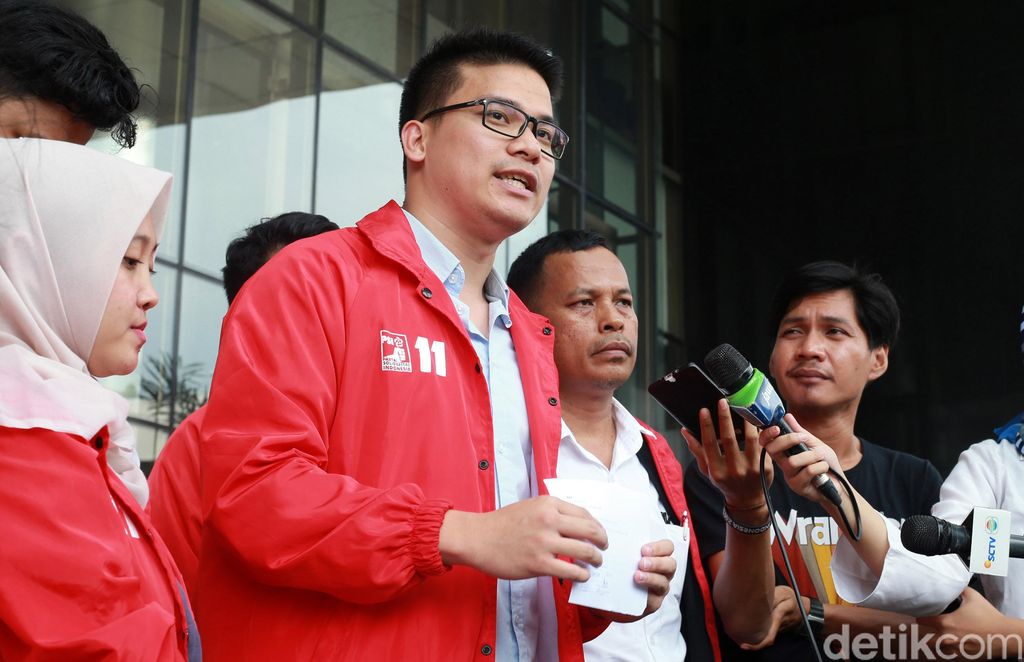 Delapan caleg DPRD DKI Jakarta dari PSI mengunjungi KPK. Mereka datang untuk melaporkan LHKPN sebagai salah satu syarat sebelum dilantik di DPRD DKI Jakarta.