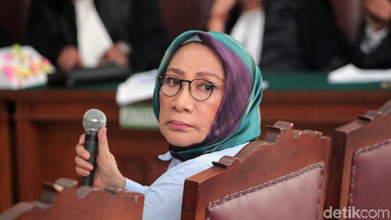 Operasi Wajah Ratna Sarumpaet yang Bikin Kaget Operasi Wajah Ratna Sarumpaet yang Bikin Kaget