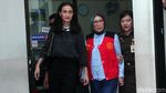 Senyum Atiqah Hasiholan Warnai Sidang Ratna Sarumpaet