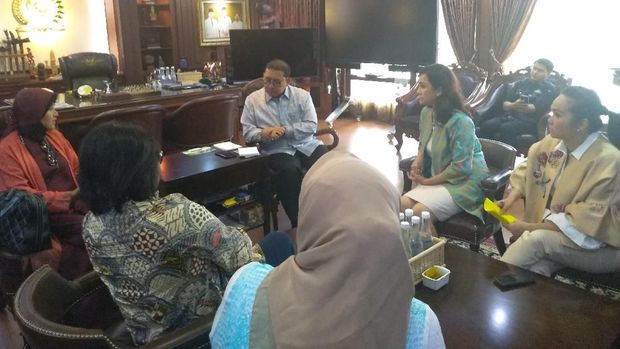 Kelompok Emak-emak Temui Fadli Zon di DPR Bahas Petugas KPPS yang Meninggal