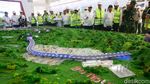 Tinjau Terowongan Kereta Cepat, Menteri Rini Semringah Banget