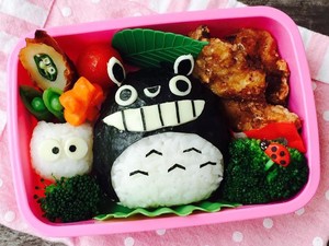 Ibu di Hong Kong Bikin Bekal Makanan Lucu Tiap Hari, Alasannya Bikin Haru