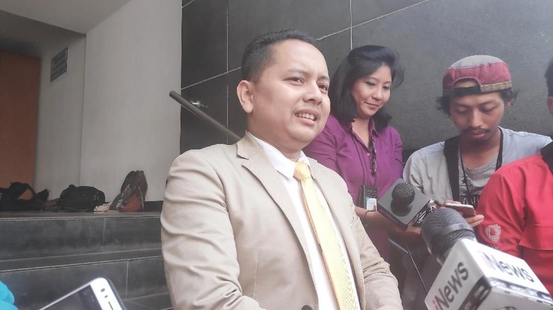 Pengacara Eggi Sudjana: Kalau BPN Tak Bisa Bantu Jangan Bikin Susah Pengacara Eggi Sudjana: Kalau BPN Tak Bisa Bantu Jangan Bikin Susah