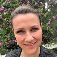 Sebelumnya Putri Martha juga telah menimbulkan kontroversi dan telah lama dituduh mengeksploitasi status kerajaannya untuk keuntungan wirausaha. Sementara itu, istana kerajaan masih tetap diam pada kontroversi terbaru yang ditimbulkan oleh sang putri. Foto: Instagram