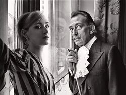 Berkah Photoshop Bisa Selfie Bareng Tokoh Terkenal Masa Lalu