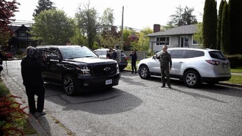 Meng dituduh melanggar sanksi perdagangan sehingga Huawei bisa bertransaksi dengan Iran, negara yang diembargo AS. Ia dianggap menipu institusi keuangan AS. Foto: Reuters