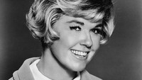 Doris Day lahir dengan nama Doris Mary Ann Kappelhoff pada 3 April 1922 di Ohio, Amerika Serikat. Hulton Archive/Getty Images