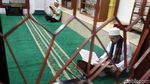 Intip Aktivitas Warga Masjid Luar Batang Jelang Buka Puasa