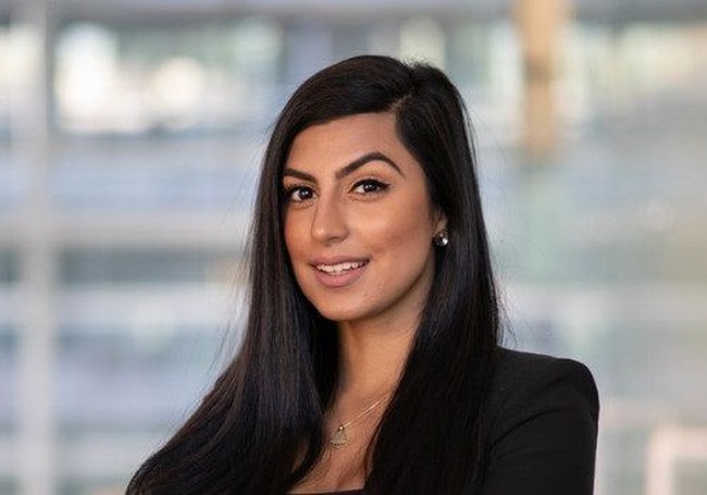 Shay Shariatzadeh, inilah sosok wanita yang sukses mencuri hati John Cena. Kedekatan Shay dan John Cena tertangkap kamera ketika keduanya menikmati malam kencan di Vancouver. Dok. Linkedin