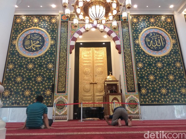 Foto  Masjid  Megah Bergaya Timur Tengah di Aceh Foto  2