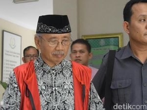 Diduga Korupsi, Mantan Bupati Trenggalek Ditahan Kejaksaan