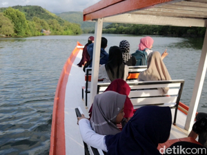 Di Parepare, Kamu Bisa Ngabuburit dan Berbuka di Atas Perahu