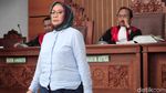 Momen Ratna Sarumpaet Cerita Foto Wajah Lebamnya di Persidangan