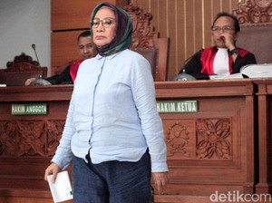 Ratna Sarumpaet Dituntut 6 Tahun Penjara