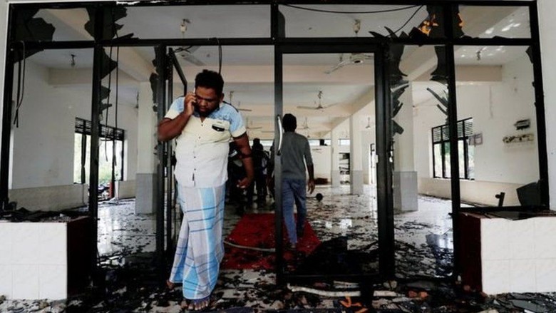 Kekerasan Anti-Muslim Menyebar, Sri Lanka Terapkan Jam Malam Nasional Kekerasan Anti-Muslim Menyebar, Sri Lanka Terapkan Jam Malam Nasional